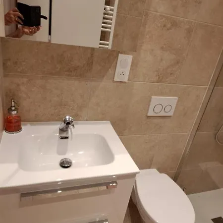Independante Sdb Privative A Гостевой дом 3*